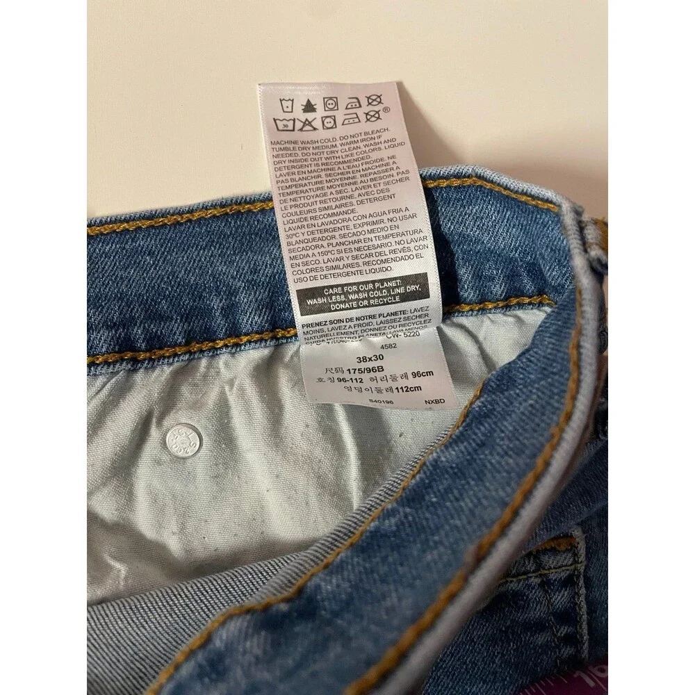 Denizen from Levi’s Men’s Slim Straight Medium Wash Jeans Size 38 x 30